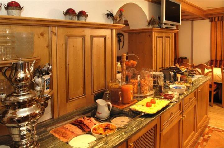 Hotel Kristall B&B 伊施格尔 外观 照片