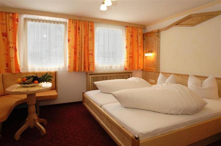 Hotel Kristall B&B 伊施格尔 外观 照片