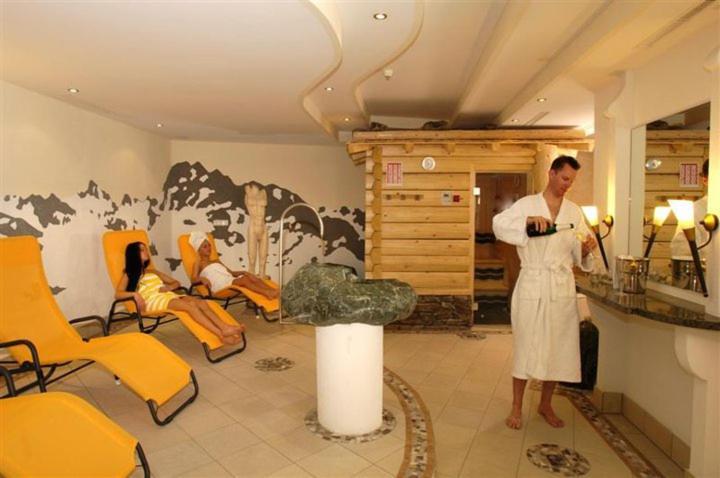Hotel Kristall B&B 伊施格尔 外观 照片